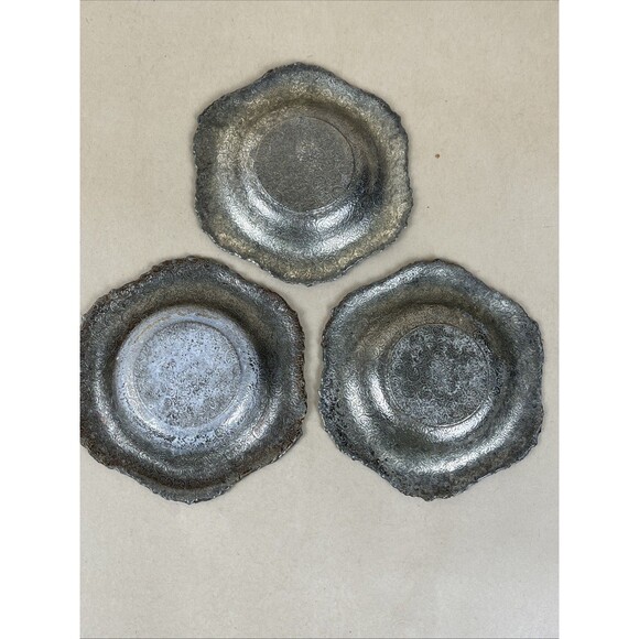 3 VTG Ornate Embossed Metal Trinket Dish 4.5” Floral Scroll Baroque Jewelry Tray - Picture 2 of 11